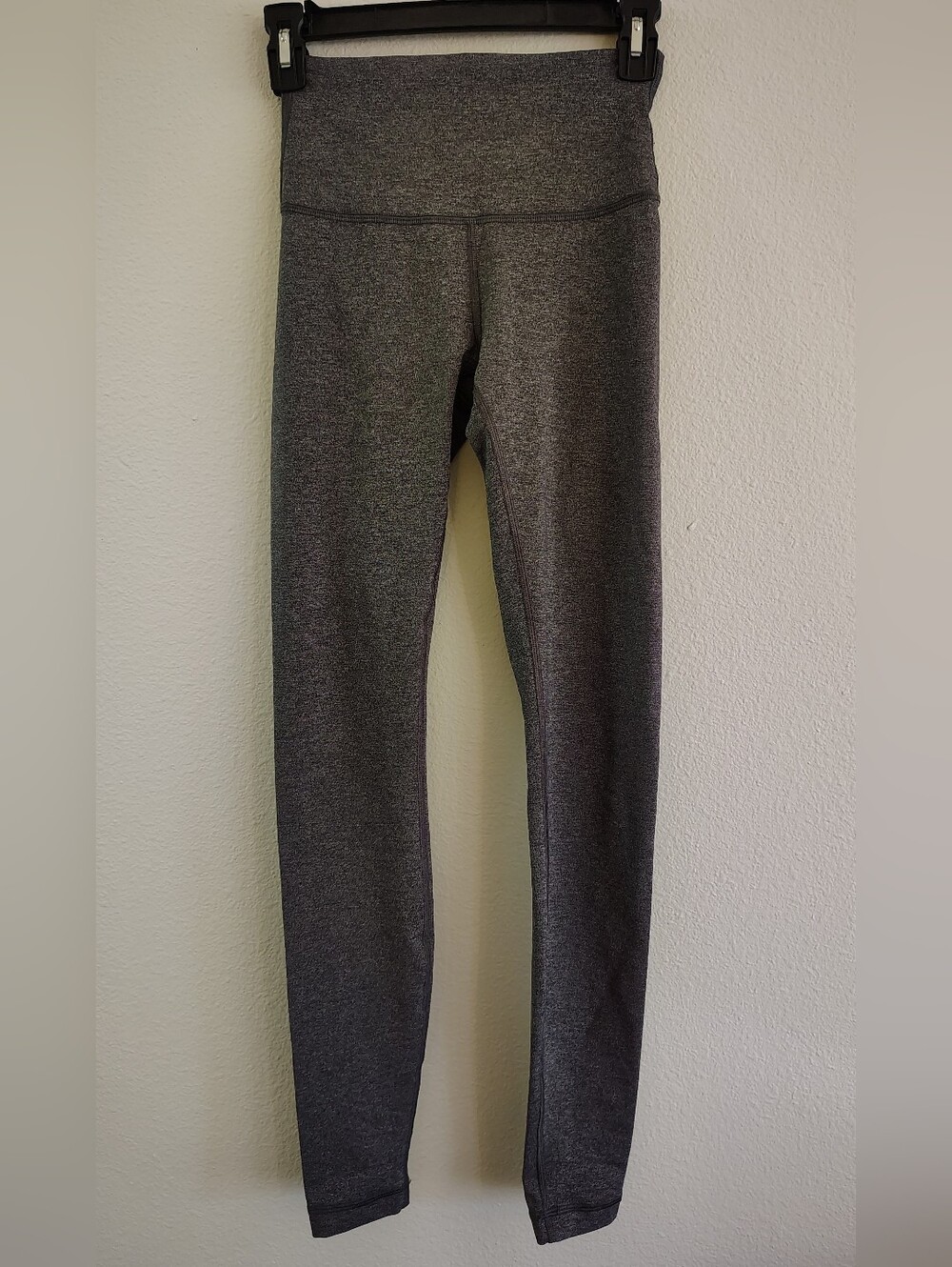 Lululemon Heather Gray Leggings ~ Size 4 ~ Like New, Excellent Condition
